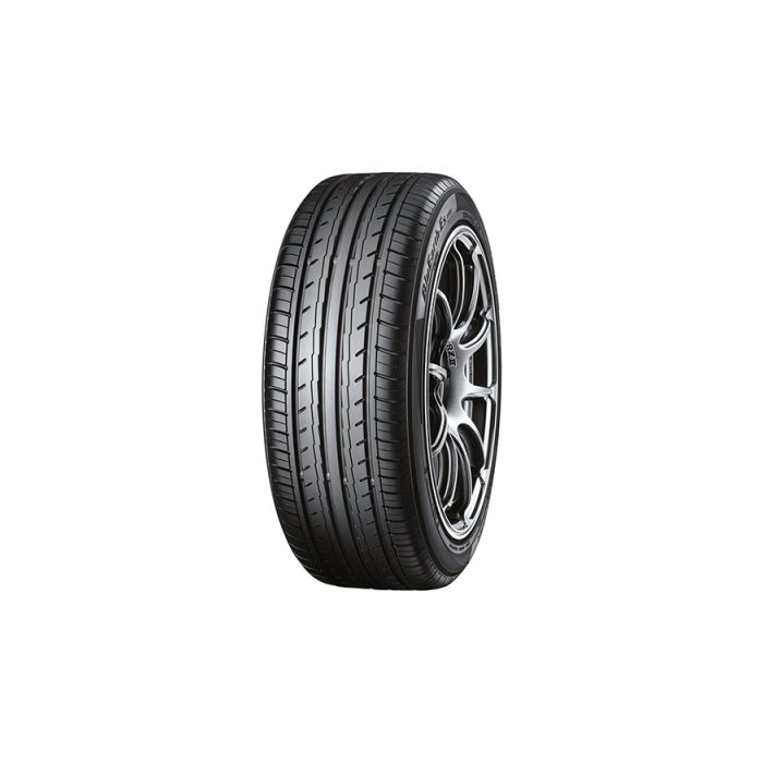 YOKOHAMA 185/55R16 83V BLUEARTH ES32 - Sommerdekk main product photo